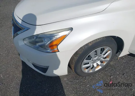 2015 Nissan Altima 2.5 S z USA, uszkodzony, nr VIN 1N4AL3APXFN384671